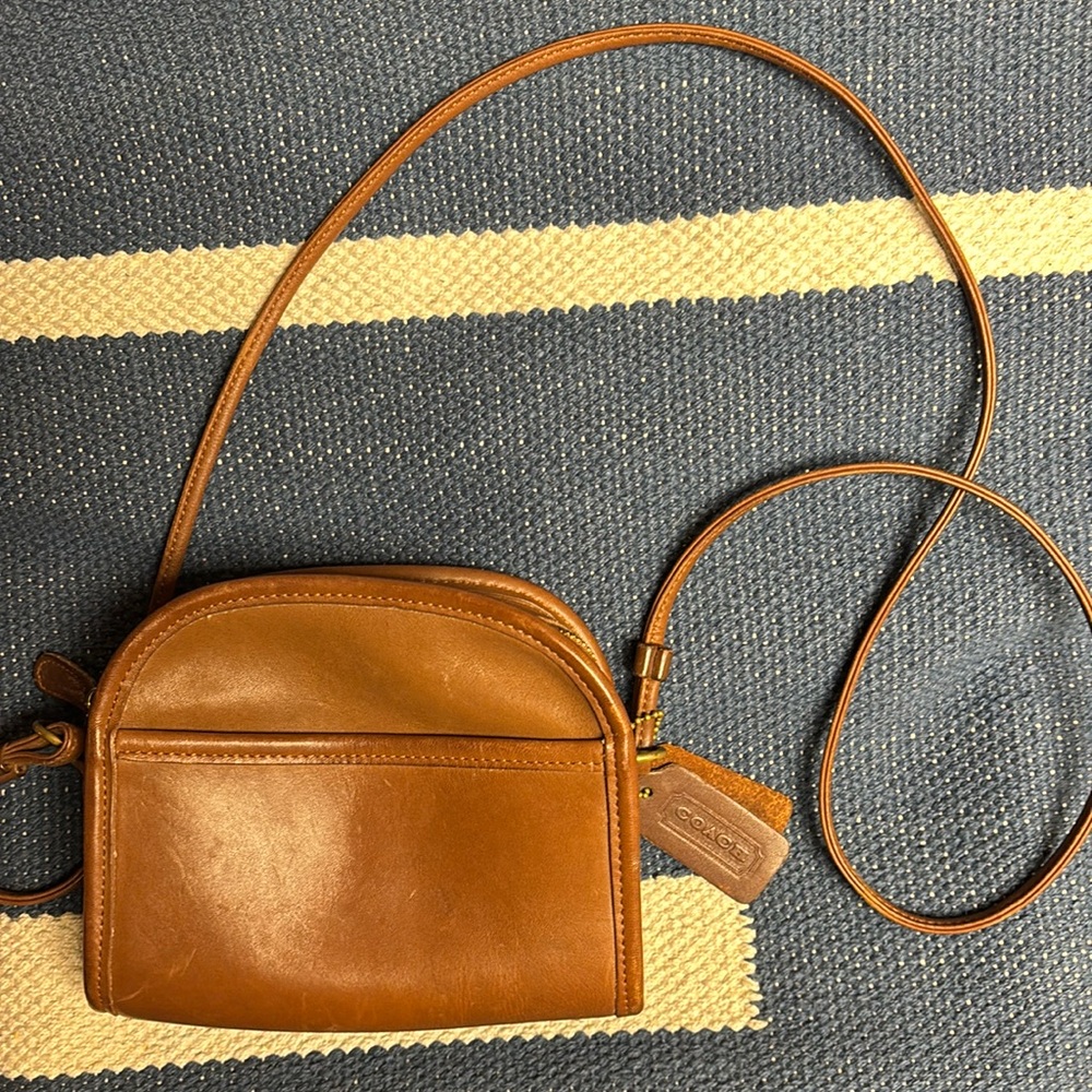 Vintage Coach Mini Abbie Zip 9017 tan leather crossbody purse. Light scuffs.